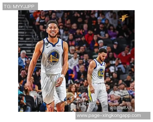 库里父子现场观战独行侠比赛克莱却在场外引发热议