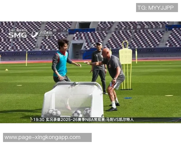 上海海港队昨晚重新集结开启为期三周的海外冬训拉练新征程